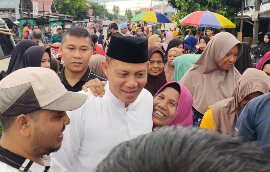 Cabup Sabar AS Sangat Dekat Murah Senyum Dengan Masyarakat