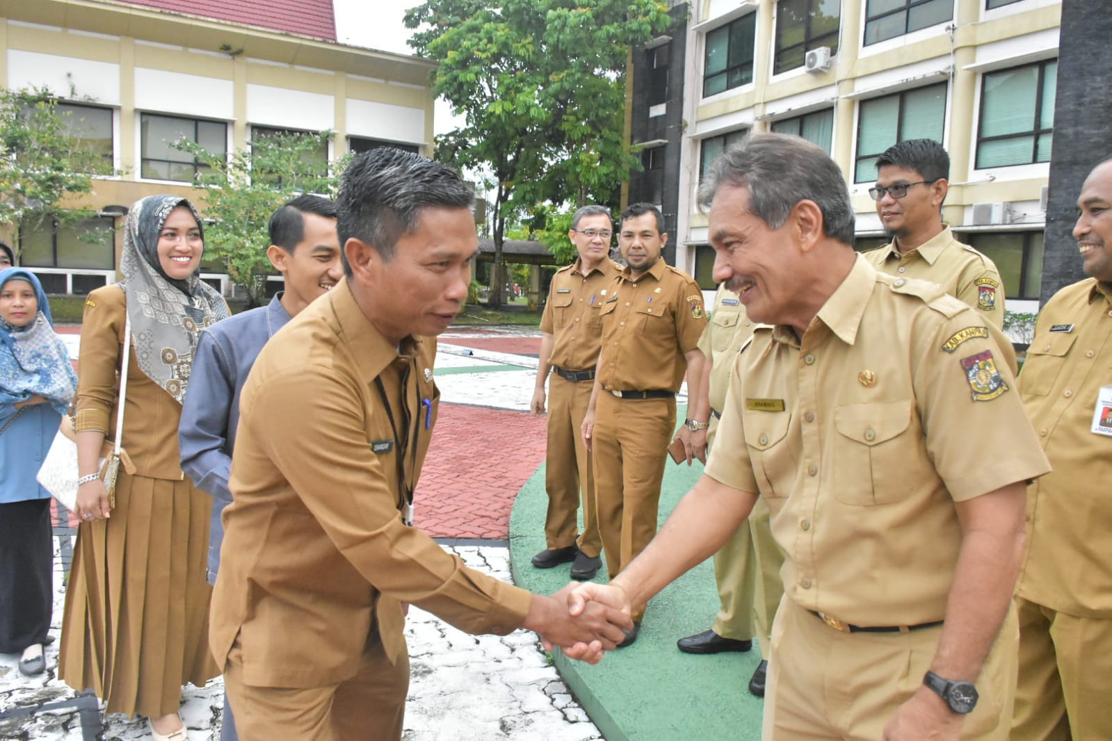 Masuki Usia Pensiun setelah Pengabdian Selama 33 Tahun, Pimpin Apel Terkahir. Drs. Syamsul Bahri, M. Si Pamit.