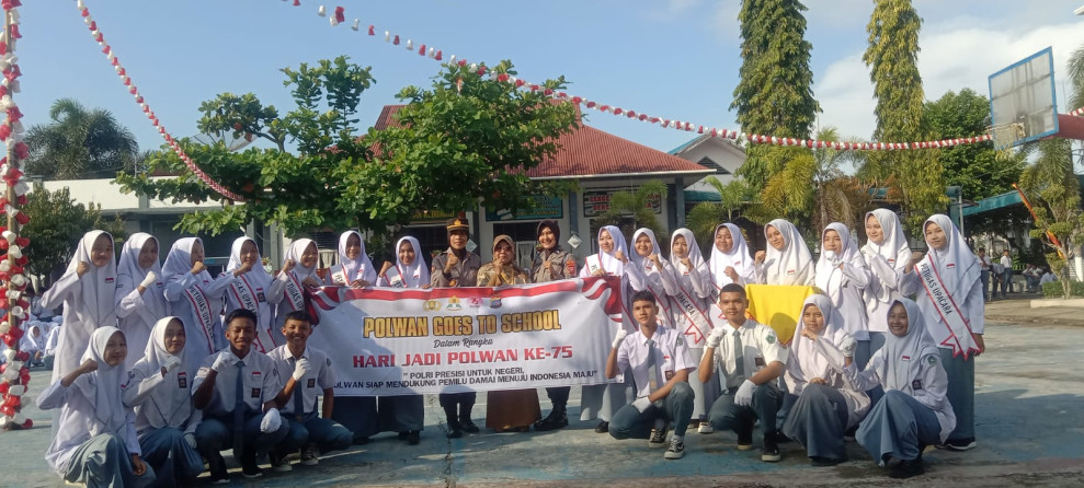 Polwan Polres Pasaman Barat Gelar Polwan Goes To School
