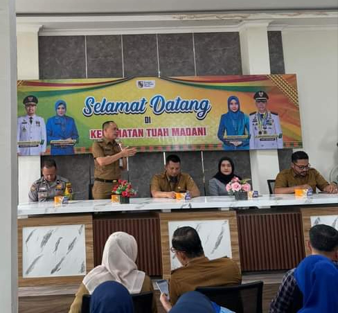 Kecamatan Tuah Madani Kota Pekanbaru Gelar Acara Sosialisasi Keluarga Sadar Hukum